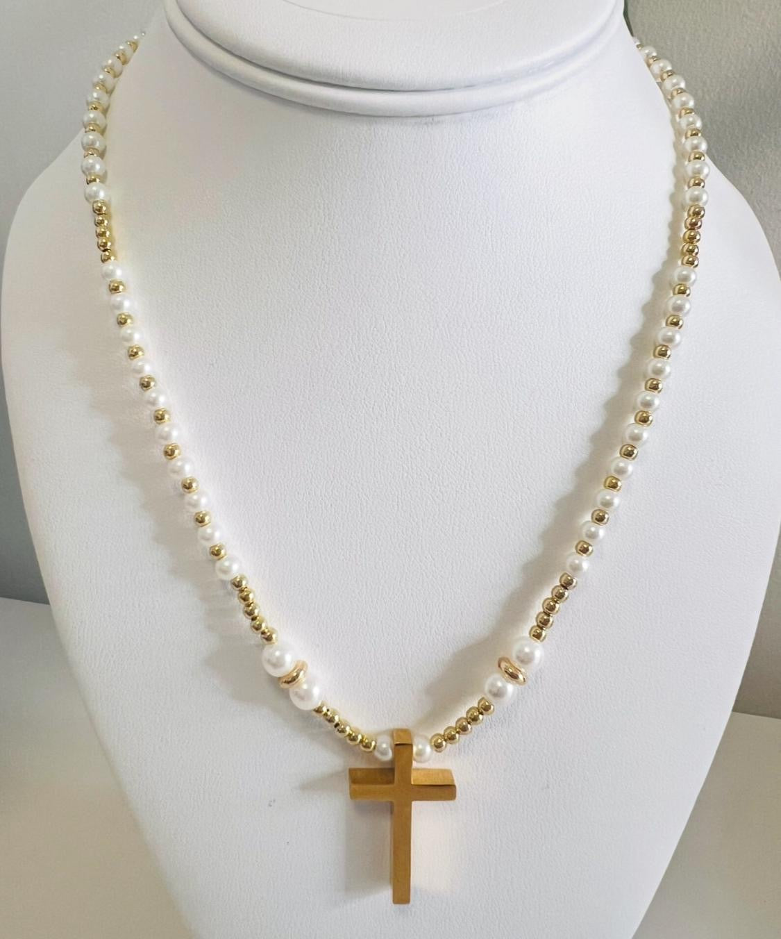 Collar Cruz de Perla