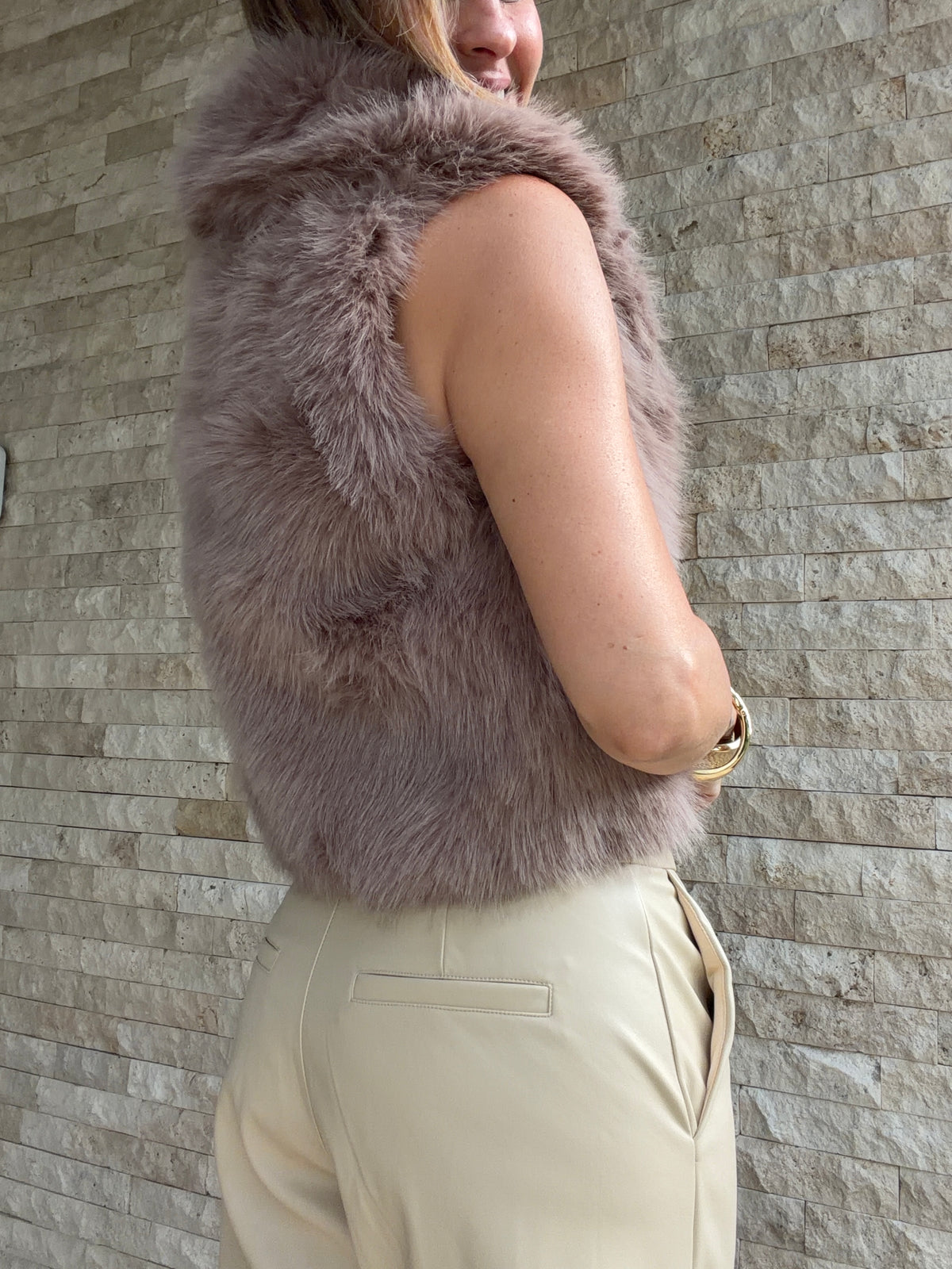 Vest 334