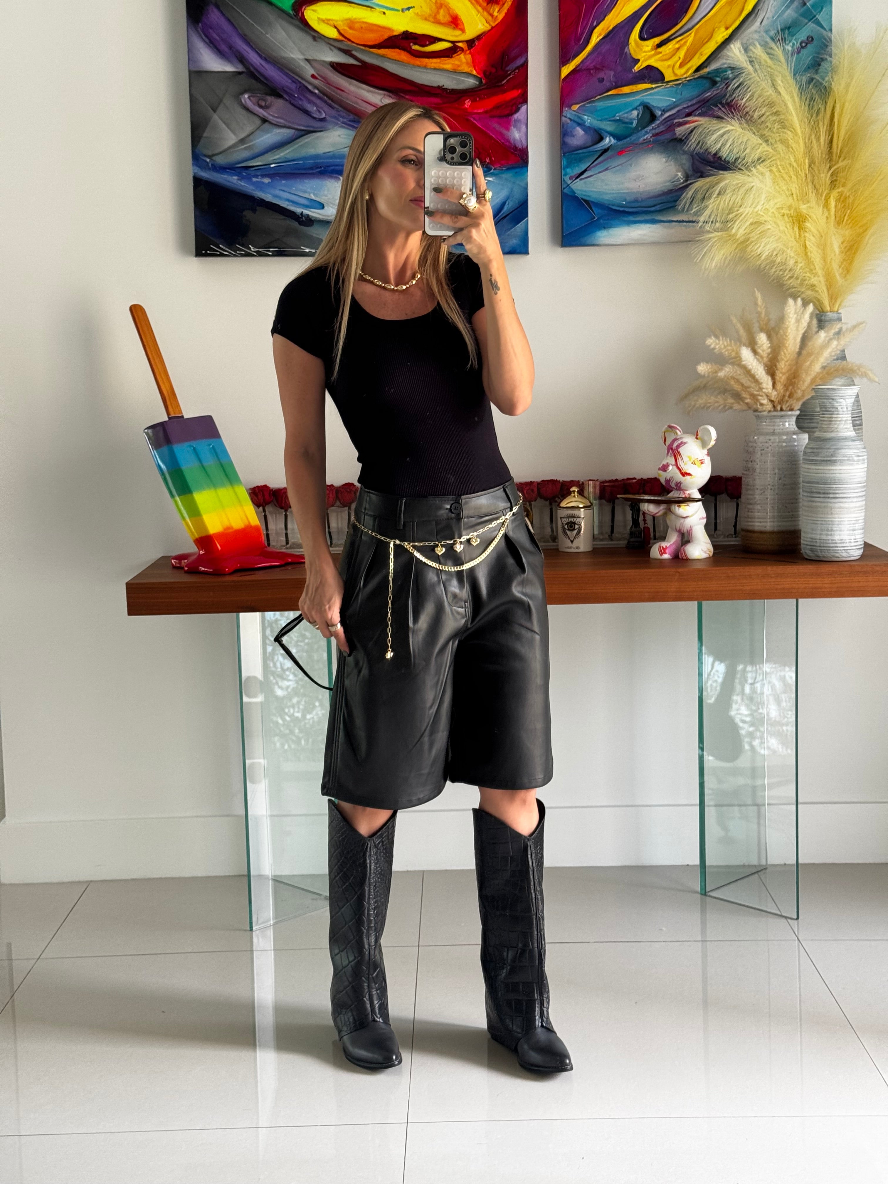 Short Cuero Black