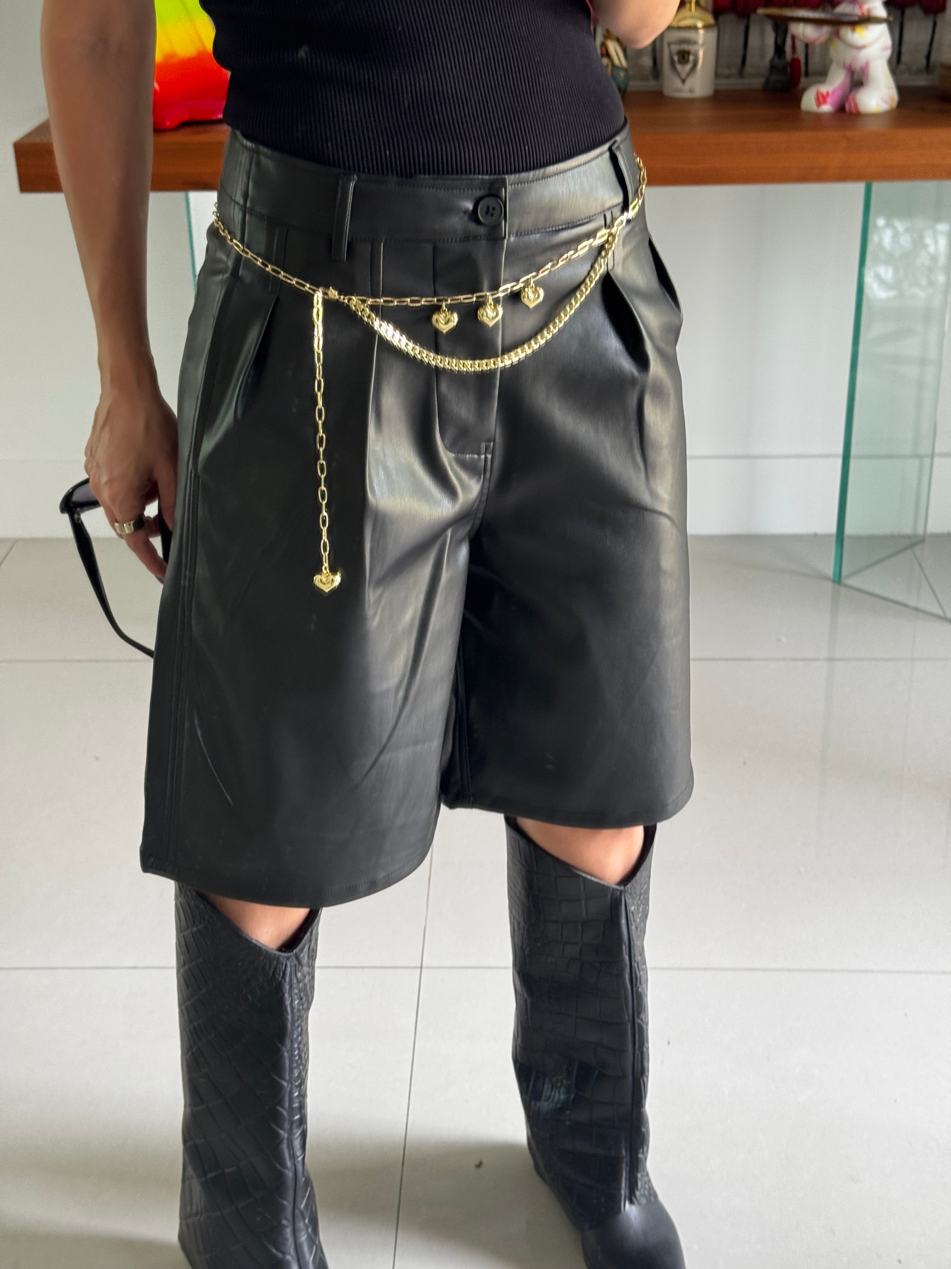 Short Cuero Black